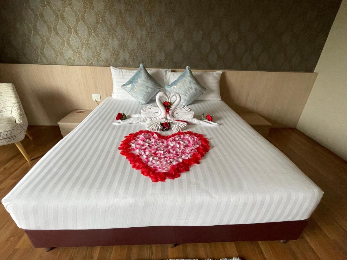 Tonaoi Grand Hotel Хат'яй Екстер'єр фото