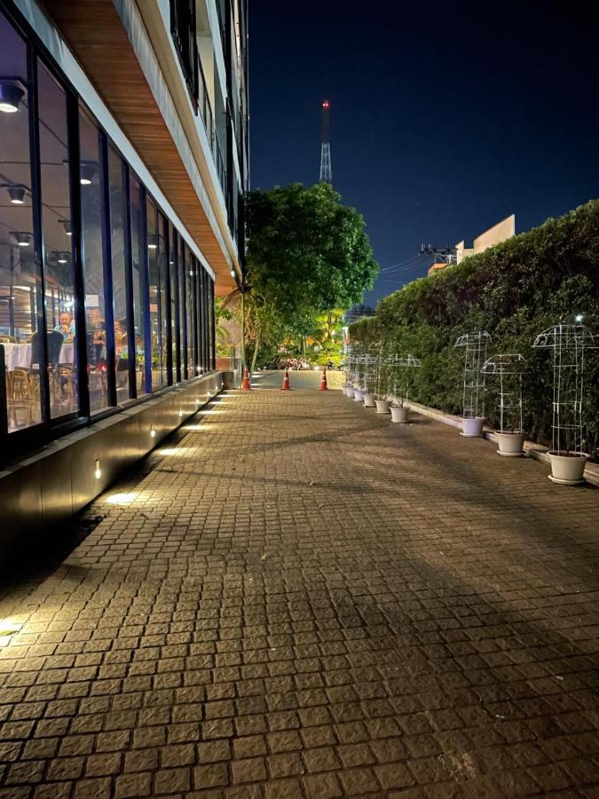 Tonaoi Grand Hotel Хат'яй Екстер'єр фото