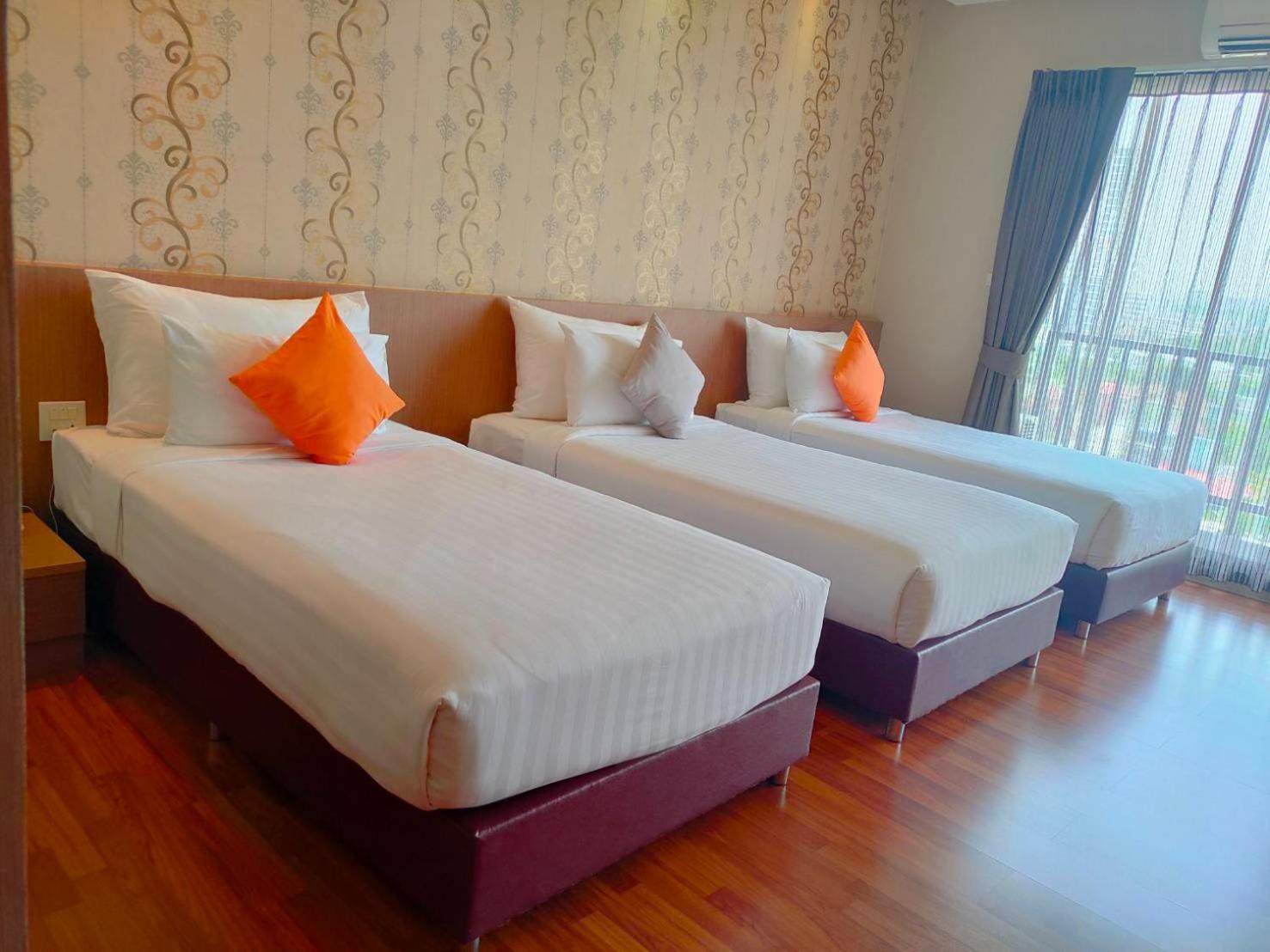 Tonaoi Grand Hotel Хат'яй Екстер'єр фото